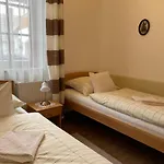 Kis-duna Vendeghaz 4*