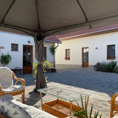 Kis-duna Vendeghaz Pensionat Dunabogdány