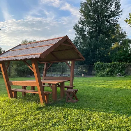 Kis-duna Vendeghaz Pensionat 4*