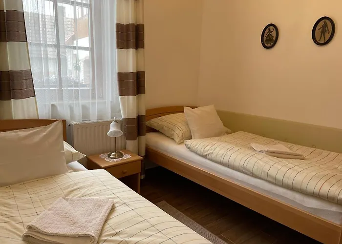 Kis-duna Vendeghaz 4*