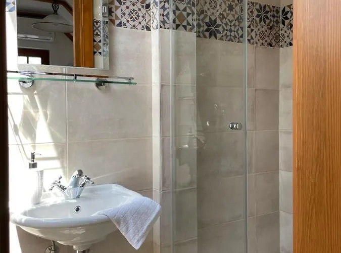 Kis-duna Vendeghaz 4*